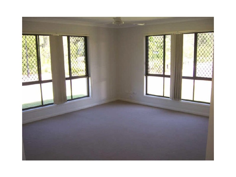 2 Shallows Court, Eatons Hill QLD 4037