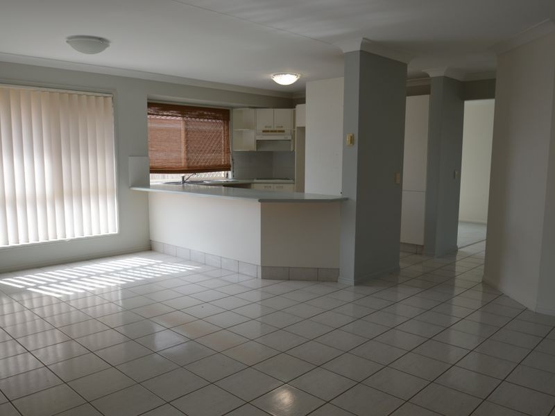 7 Meiland Street, Meadowbrook QLD 4131