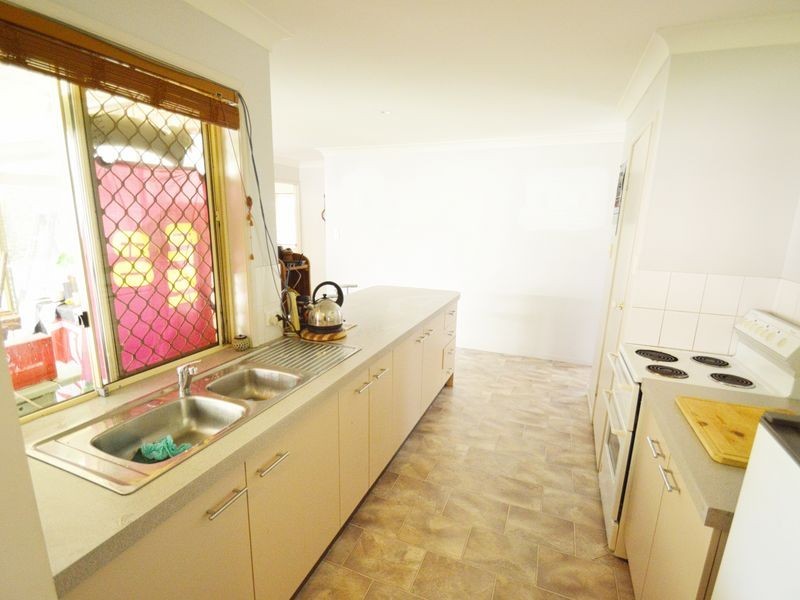 5 Pantai Place, Tanah Merah QLD 4128