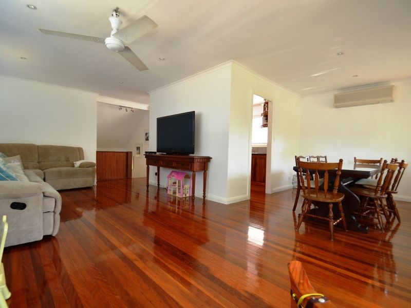 4 Gills Close, Rochedale South QLD 4123