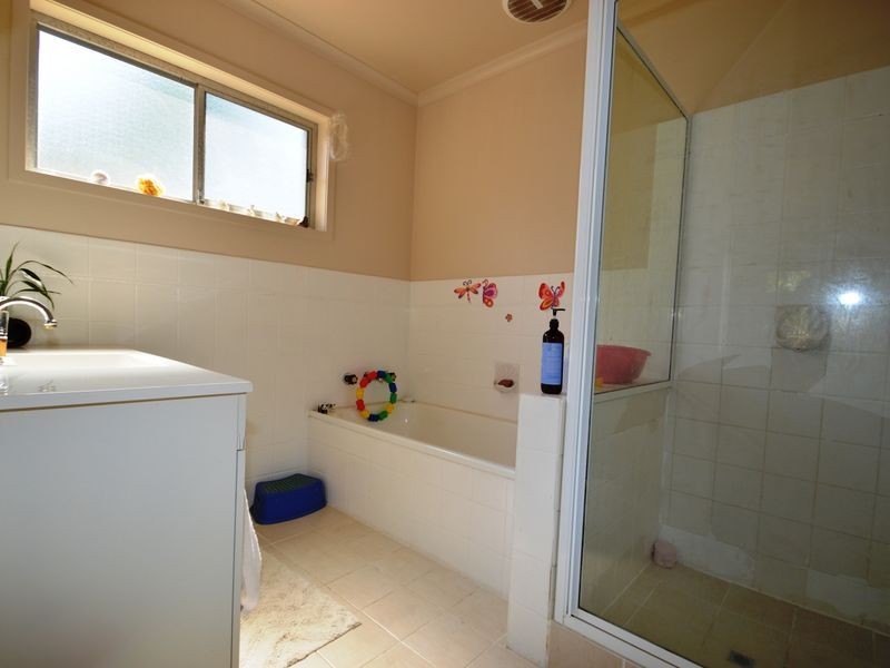 4 Gills Close, Rochedale South QLD 4123