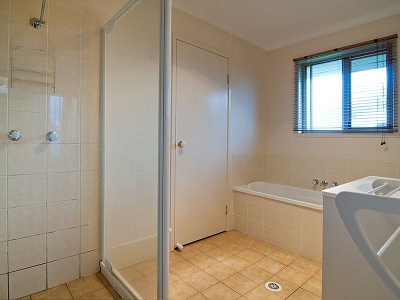 1 Kabut Court, Tanah Merah QLD 4128