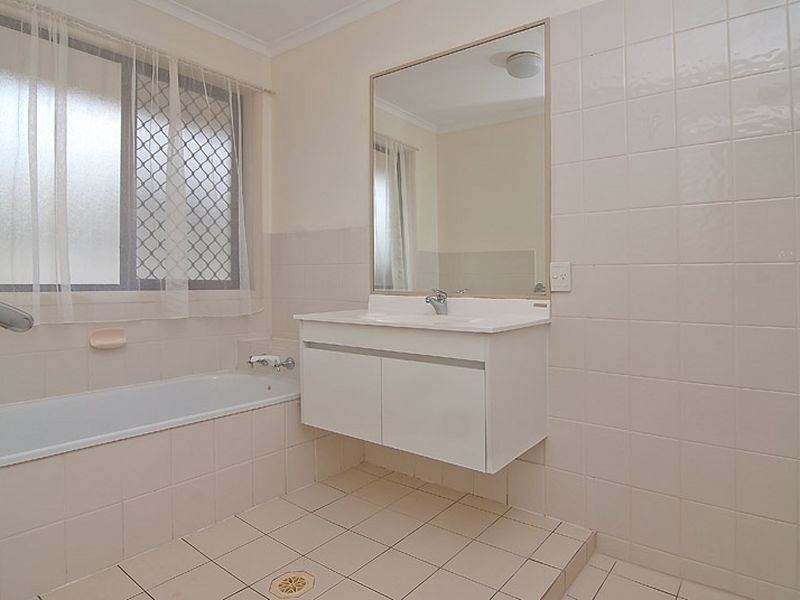 15 Marang Court, Tanah Merah QLD 4128