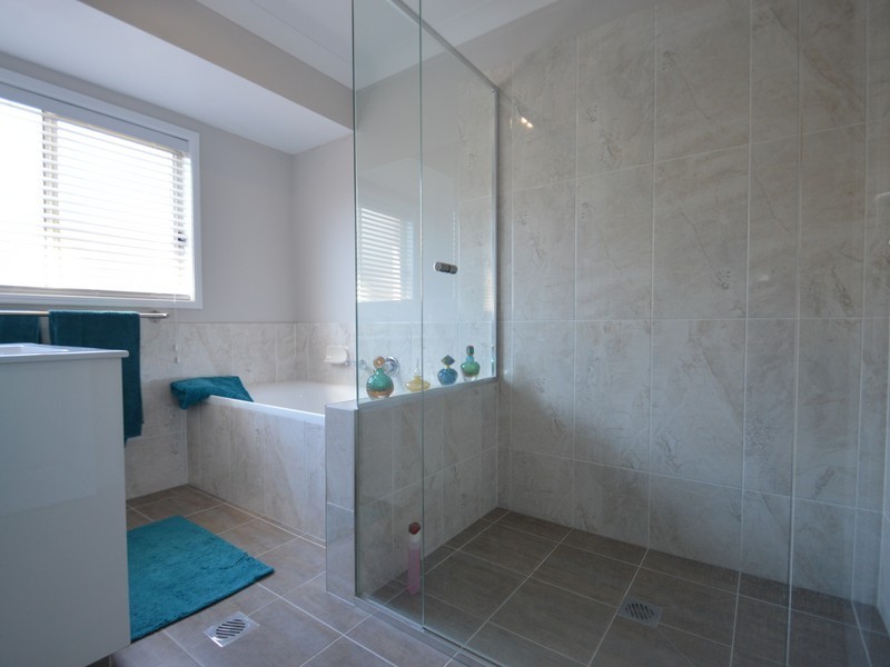 77 Kimberley Drive, Shailer Park QLD 4128