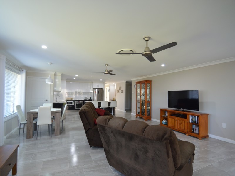 77 Kimberley Drive, Shailer Park QLD 4128