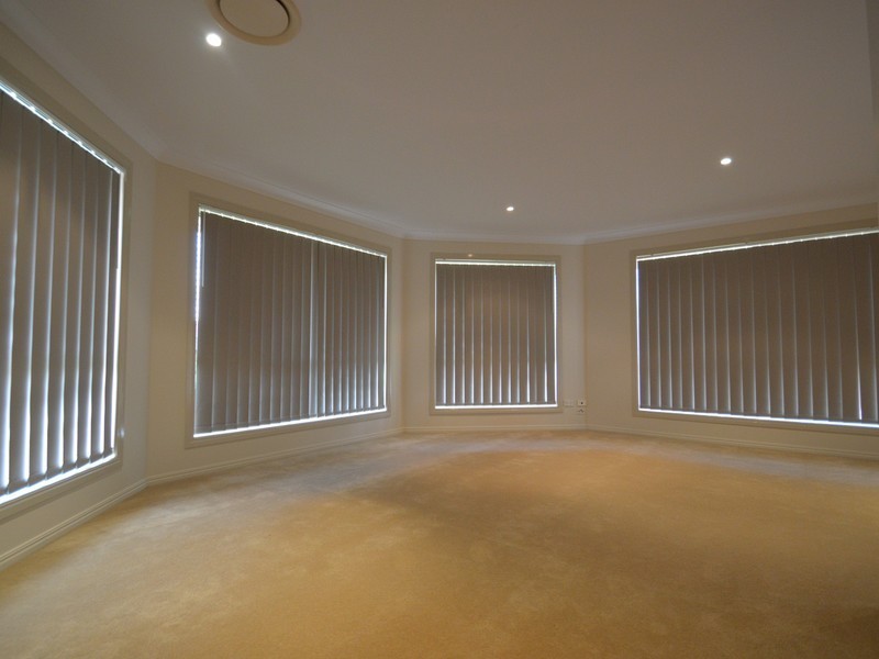 4 St Andrews Drive, Cornubia QLD 4130