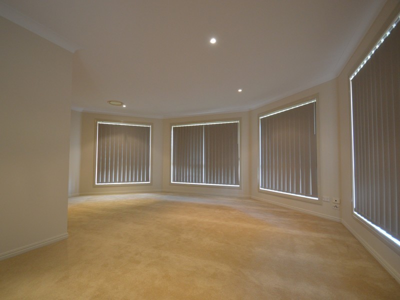 4 St Andrews Drive, Cornubia QLD 4130