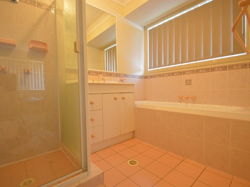 4 St Andrews Drive, Cornubia QLD 4130