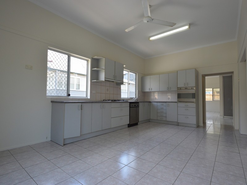 46 Balmoral Street, Hawthorne QLD 4171