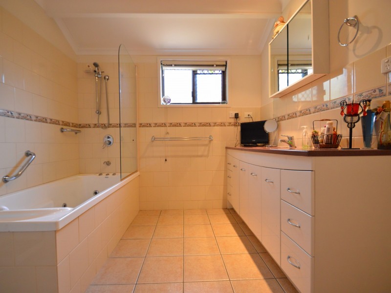 81 Mallee Drive, Tanah Merah QLD 4128