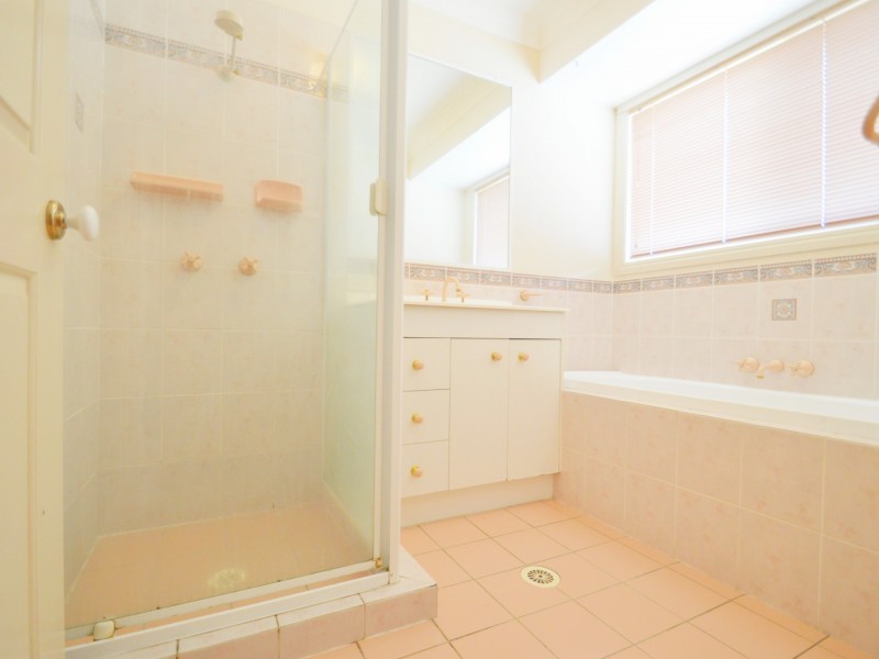 4 St Andrews Drive, Cornubia QLD 4130