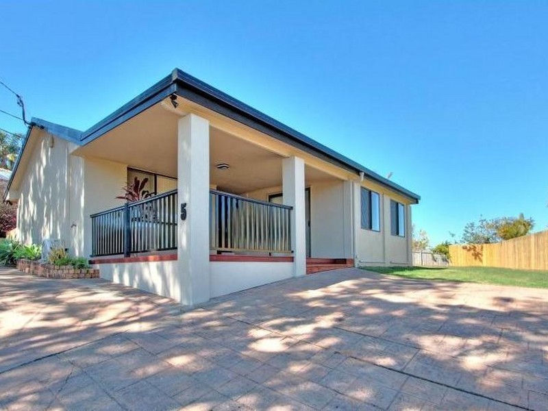 5 Blackthorn Crescent, Shailer Park QLD 4128