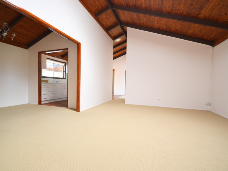 5 Blackthorn Crescent, Shailer Park QLD 4128