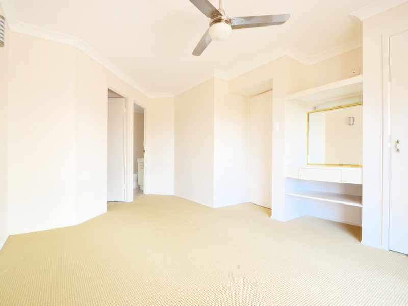 5 Blackthorn Crescent, Shailer Park QLD 4128