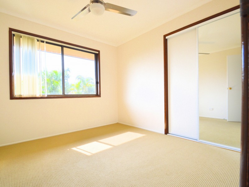 5 Blackthorn Crescent, Shailer Park QLD 4128