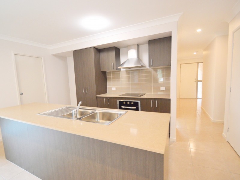 11 Kanimbla Street, Holmview QLD 4207