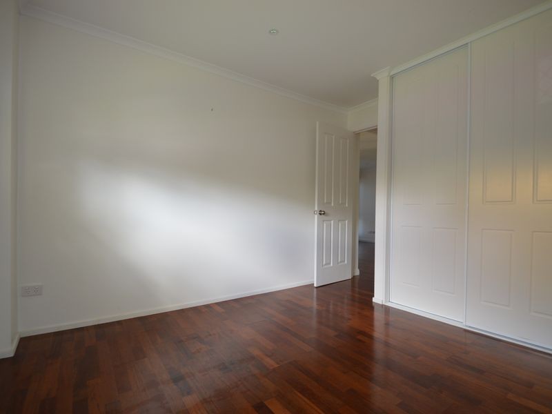 4 Gills Close, Rochedale South QLD 4123