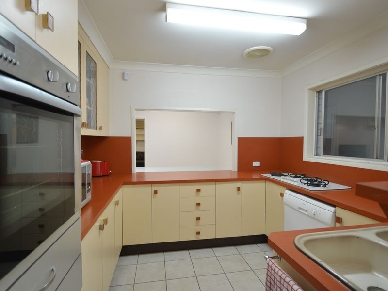 16 Pinelands Street, Loganlea QLD 4131