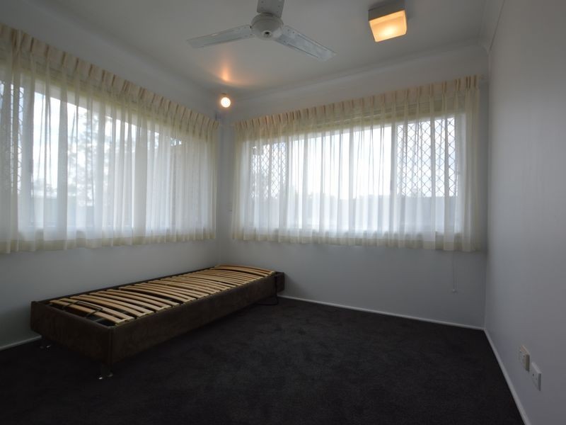 16 Pinelands Street, Loganlea QLD 4131