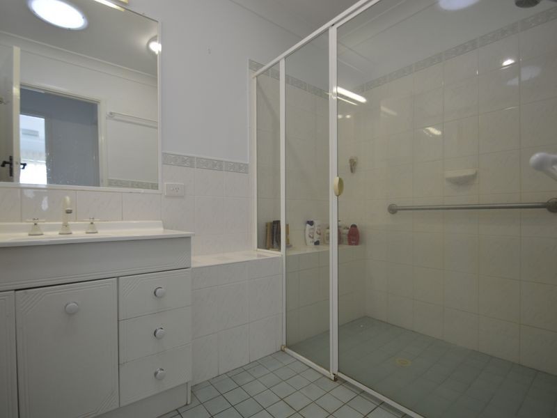 16 Pinelands Street, Loganlea QLD 4131