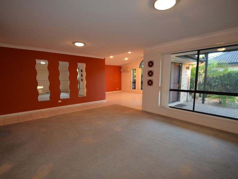 11 Lake Breeze Drive, Loganholme QLD 4129