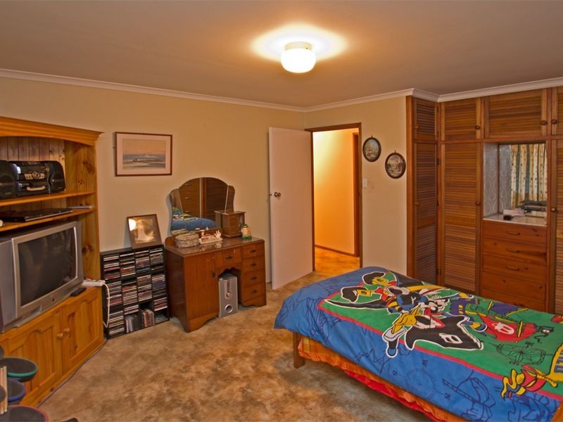 74 Mallee Drive, Tanah Merah QLD 4128