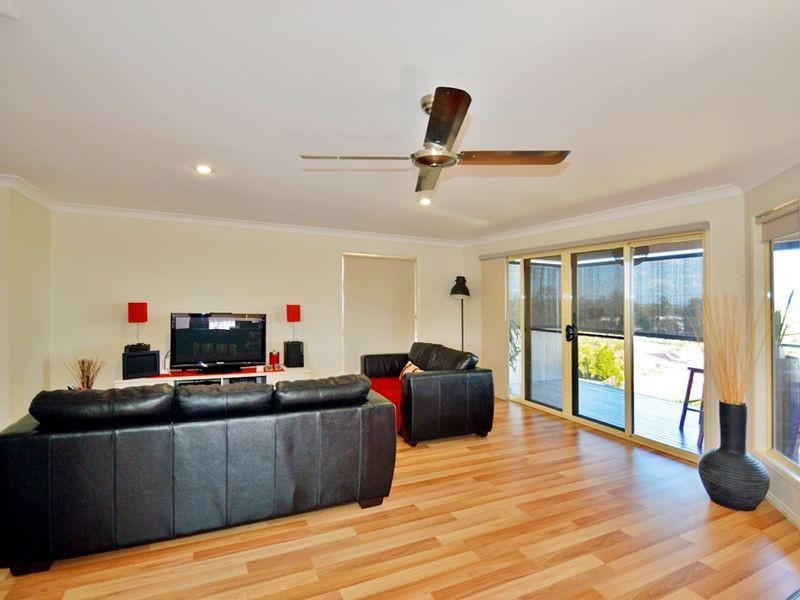 25 Waterline Crescent, Waterford QLD 4133