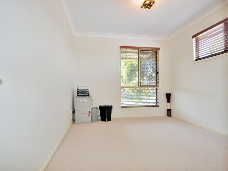 25 Waterline Crescent, Waterford QLD 4133