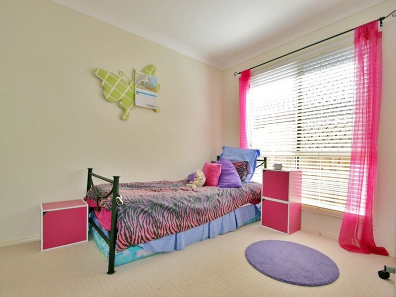 25 Waterline Crescent, Waterford QLD 4133