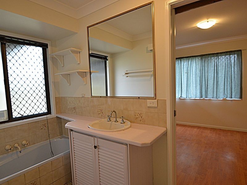 65 Aquarius Drive, Kingston QLD 4114