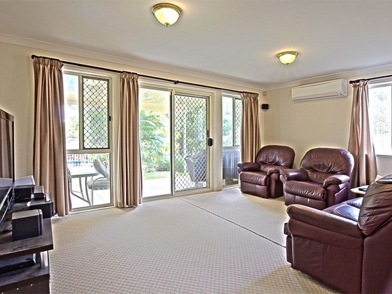 22 Cowra Street, Tanah Merah QLD 4128