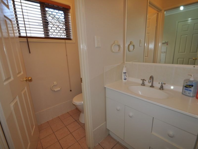 9 Houston Drive, Crestmead QLD 4132