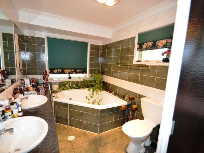 3 Pelewan Court, Tanah Merah QLD 4128