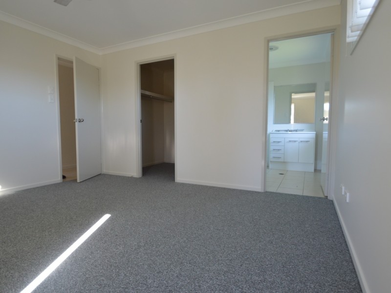 4 Tern Close, Eagleby QLD 4207
