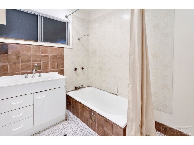 27 Orana Street, Kingston QLD 4114