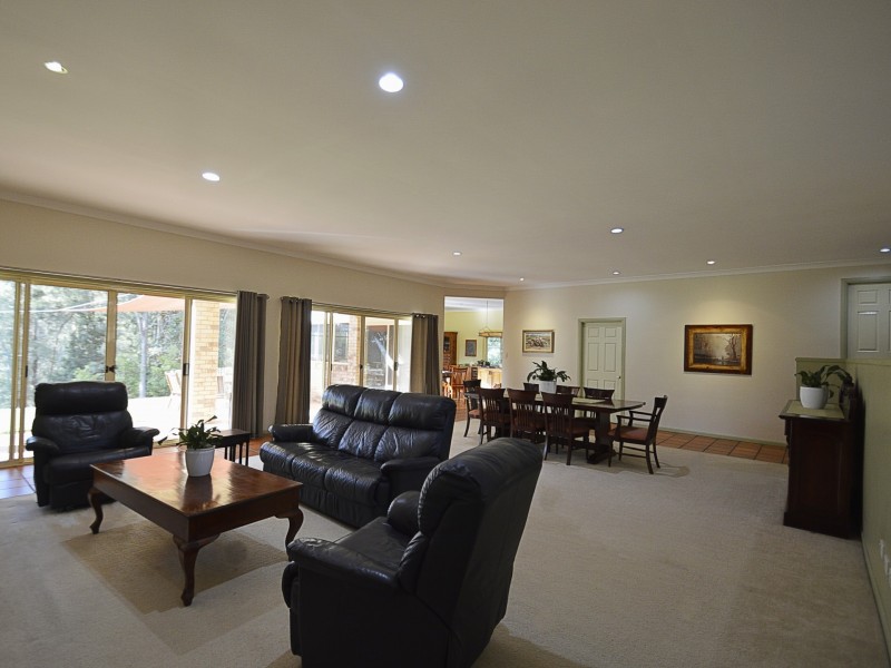 129-131 Forestdale Drive, Forestdale QLD 4118