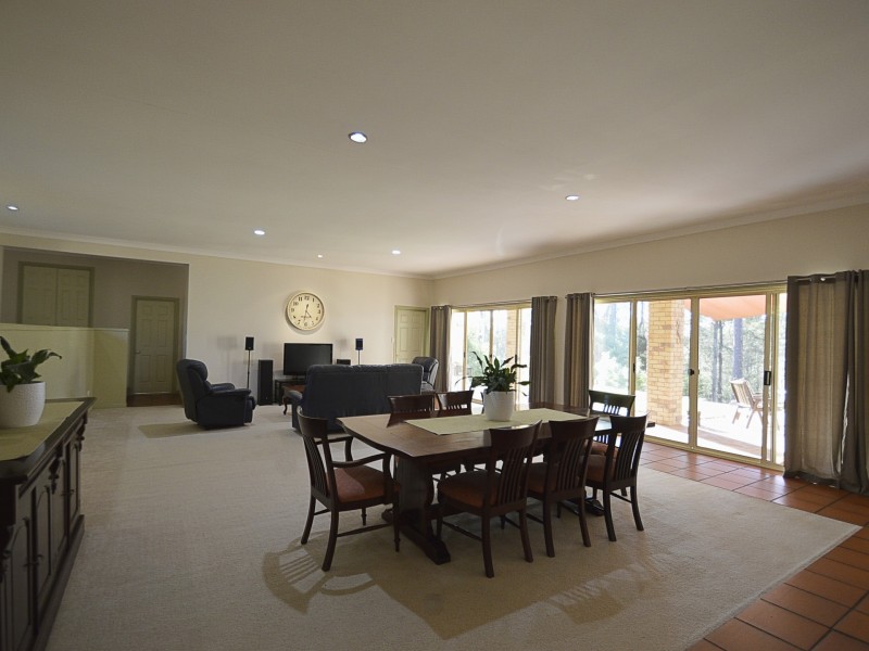 129-131 Forestdale Drive, Forestdale QLD 4118