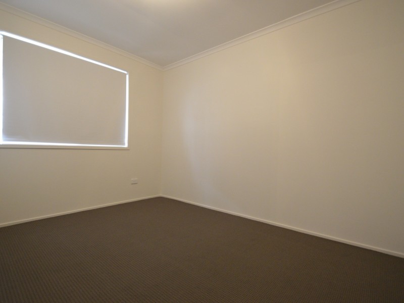 77 Sunscape Drive, Eagleby QLD 4207