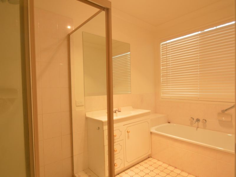 13 Hinchcliffe Drive, Tanah Merah QLD 4128