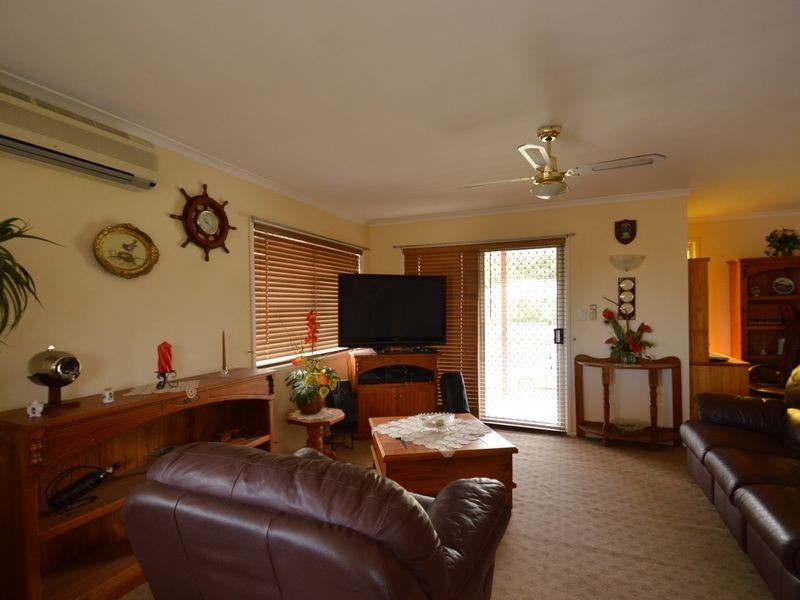 44 Blackthorn Crescent, Shailer Park QLD 4128