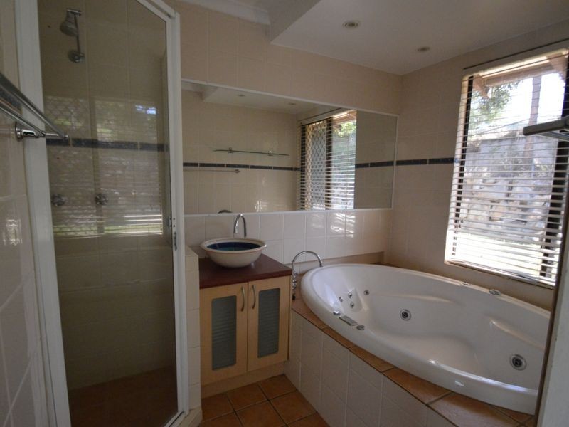 20 Juanita Grove, Springwood QLD 4127