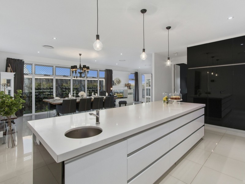3 Ridgevale Bld, Holmview QLD 4207