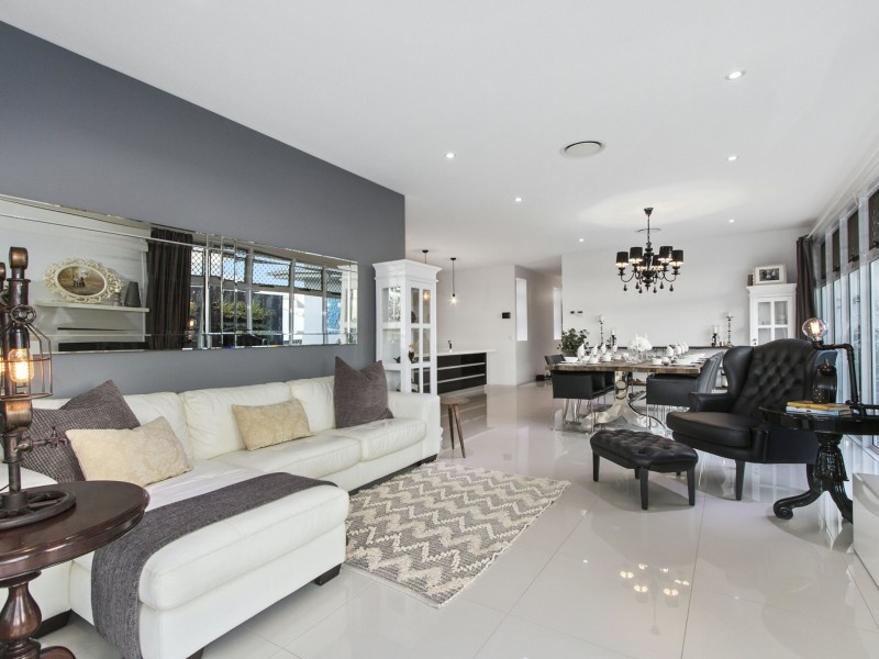 3 Ridgevale Bld, Holmview QLD 4207
