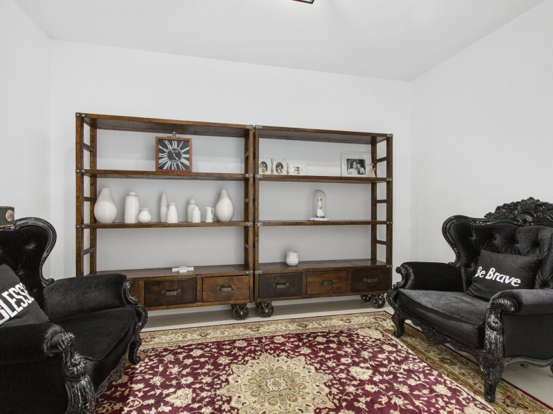 3 Ridgevale Bld, Holmview QLD 4207