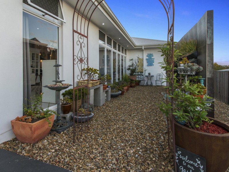 3 Ridgevale Bld, Holmview QLD 4207