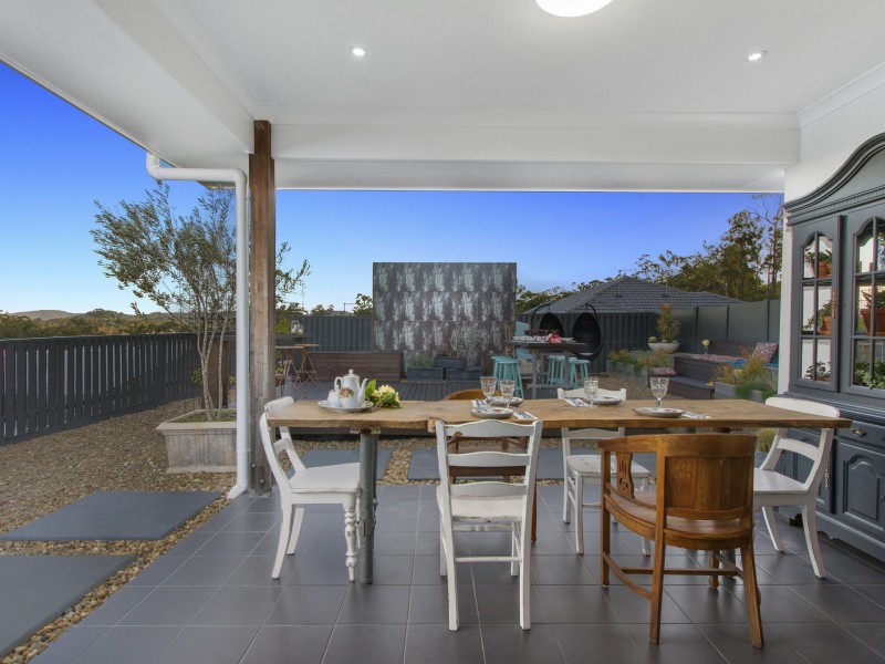 3 Ridgevale Bld, Holmview QLD 4207
