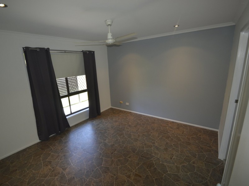 85 Drews Rd, Tanah Merah QLD 4128
