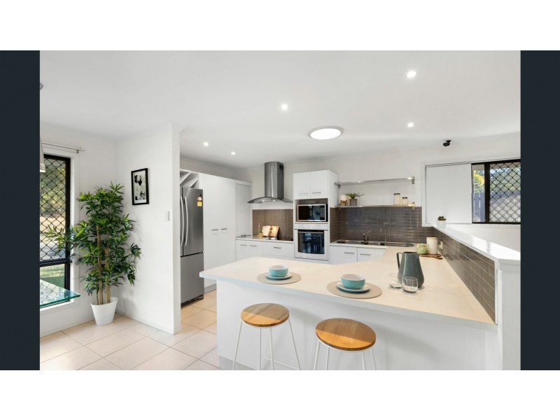 8 Parkview Crescent, Shailer Park QLD 4128