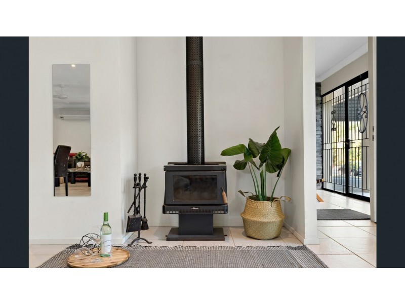 8 Parkview Crescent, Shailer Park QLD 4128