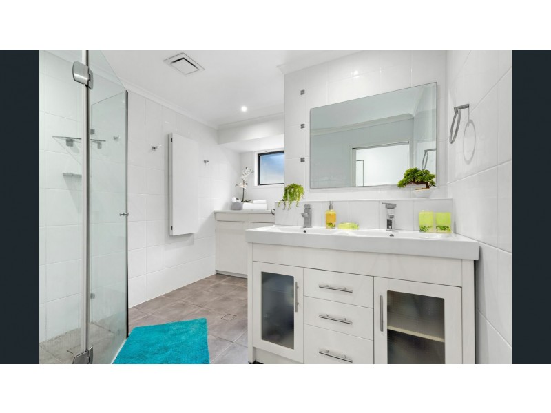 8 Parkview Crescent, Shailer Park QLD 4128